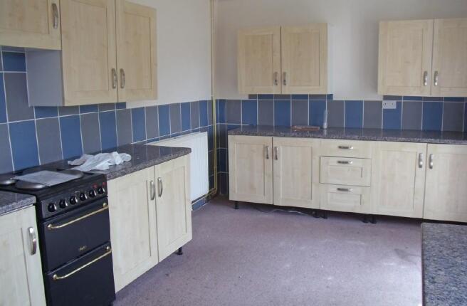 KITCHEN/DINING ROOM