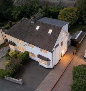 OUTSTANDING Family Home in a Prime Location 47 Heol Hir, Llanishen, Cardiff, CF14 5AA