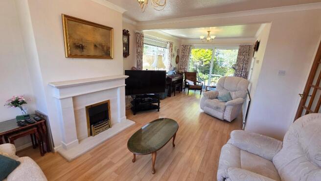 Sitting Room/Dining Room