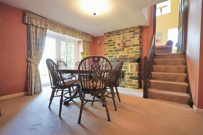 5 bed Detached for sale Image 6