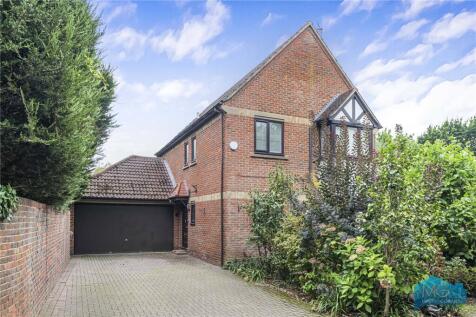 Robin Close, London, NW7