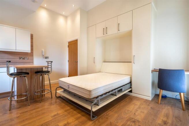 Flat C, 2 Moorgate_-2.jpg