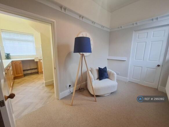 3 bed Terraced to rent Image 4