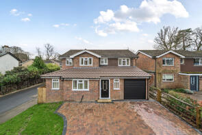 27, Beacon Hill, St Johns, Woking GU21 7QR