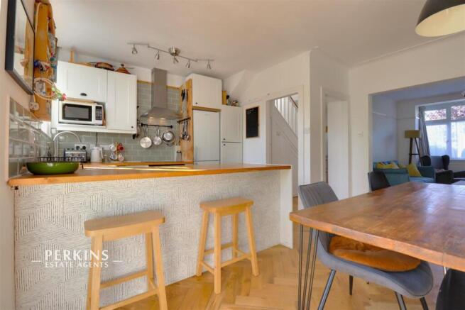 KITCHEN 2.jpg