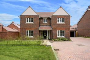 10, Yew Close, East Horsley KT24 6FX