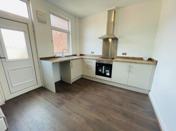 2 bed Semi-Detached for sale Image 5