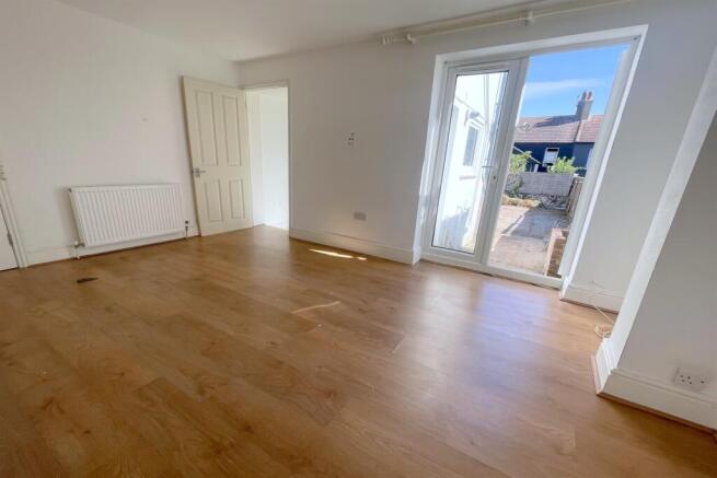 Lounge leading to ga