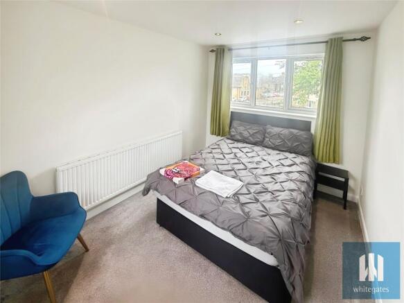 5 bed Detached to rent Image 6