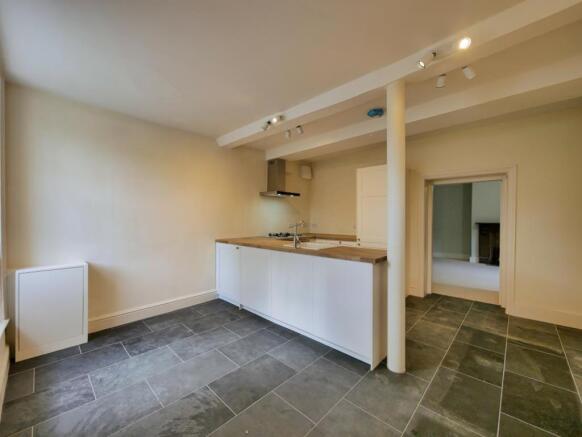 Kitchen/ Dining Room