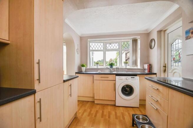 3 bed Semi-Detached for sale Image 8