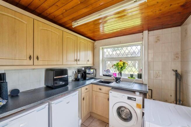 3 bed Semi-Detached for sale Image 4