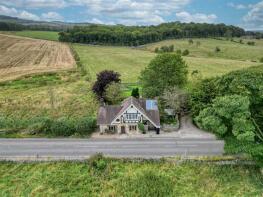 Toll Bar House, Bakewell Road, Hassop DE45 1NW