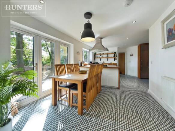 4 bed Detached for sale Image 5