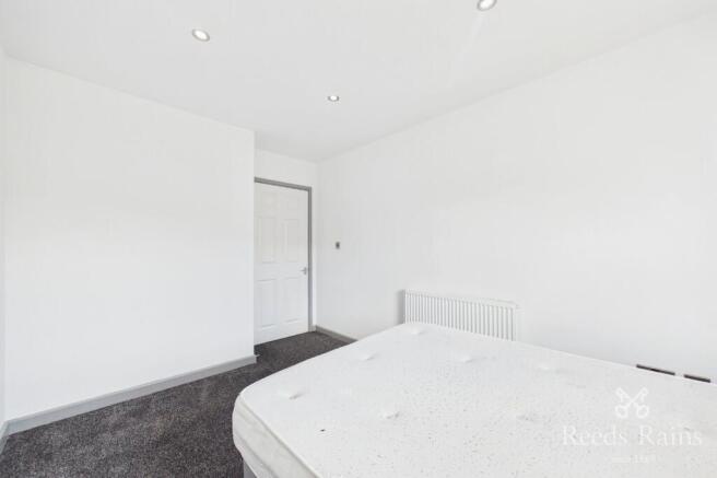 1 bed Apartment to rent Image 9