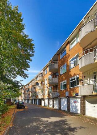 1 Hillside Ct. 2146.jpg