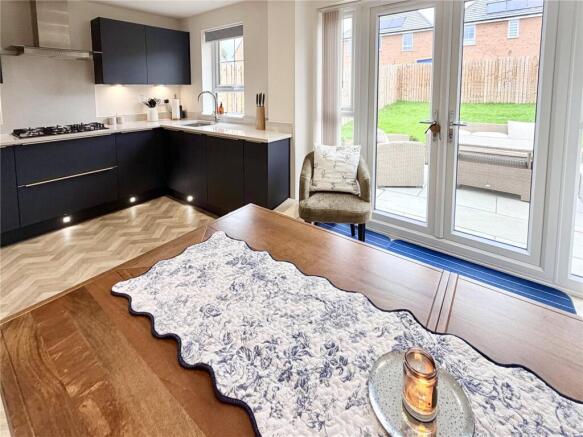 4 bed Detached for sale Image 4