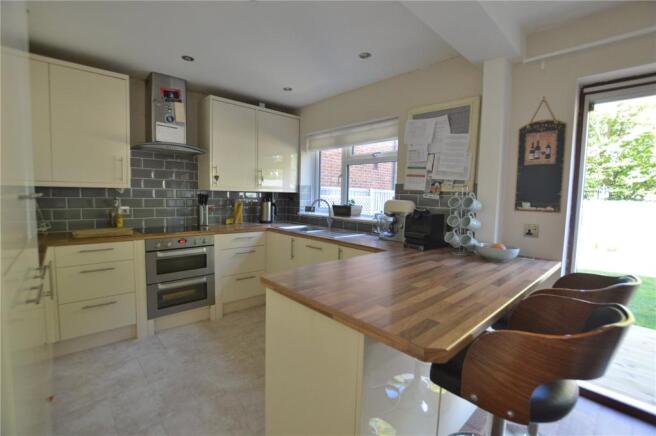 Kitchen/Breakfast Rm
