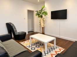 16, School View, Hyde Park, Leeds LS6 1EN