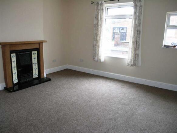 LOUNGE: