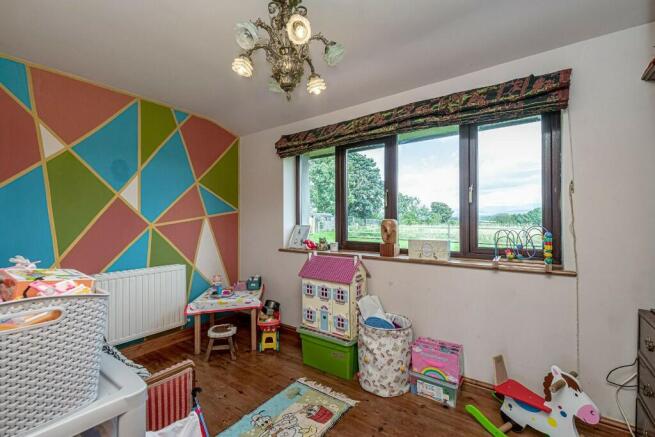 BED 5/PLAYROOM 