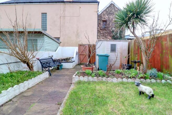 Garden .3.jpg