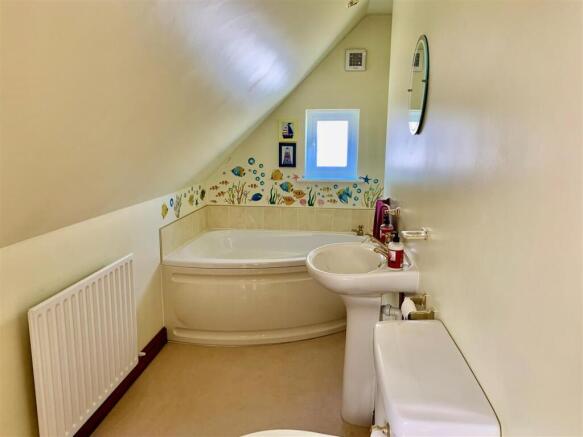 en suite 1.jpg