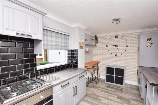 Kitchen/ Breakfast Room