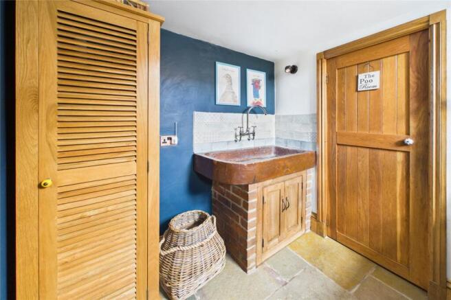 4 bed Semi-Detached for sale Image 11