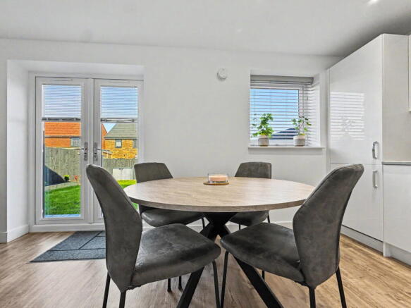 3 bed Semi-Detached for sale Image 8