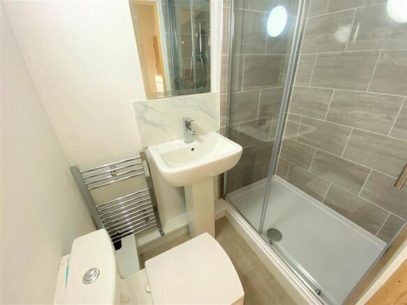1 bed House Share to rent Image 5