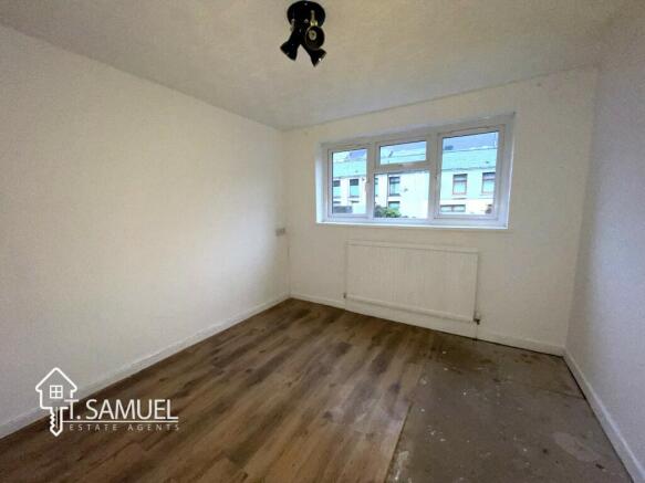 Bedroom 1a.JPG