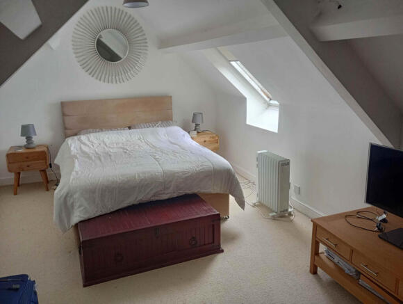 2 bed Flat for sale Image 7