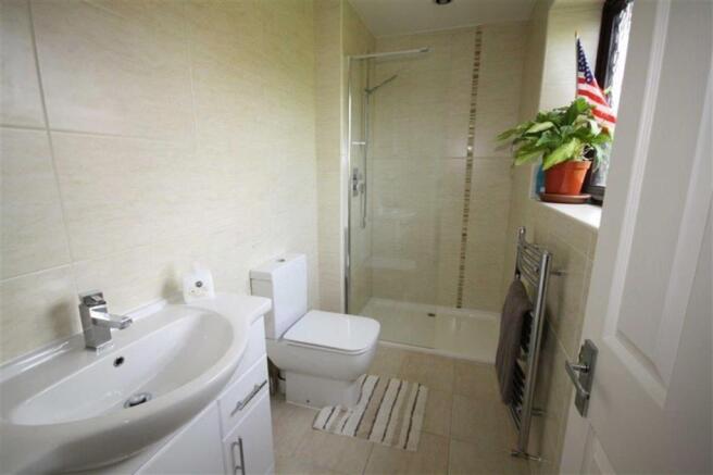 EN SUITE SHOWER ROOM