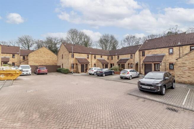 2 bed Flat for sale Image 12