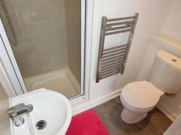 Lynbrook Close 17 Shower Room.jpg