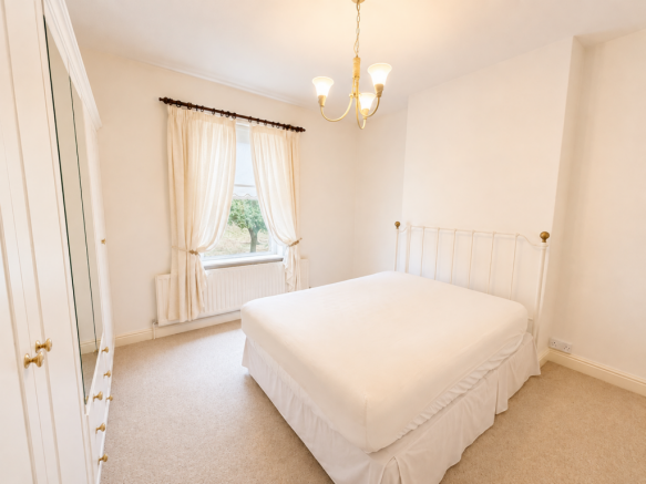 4 bed Detached for sale Image 10