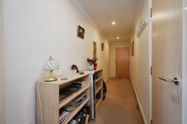 2 bed Apartment for sale Image 12