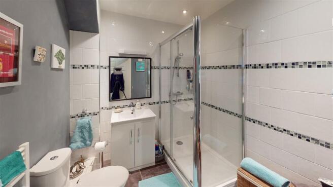 Flat-6-Mary-Bell-Court-Bathroom.jpg