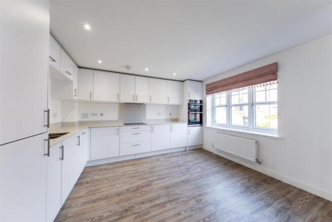 Waterfield Road, Malpas photo 4