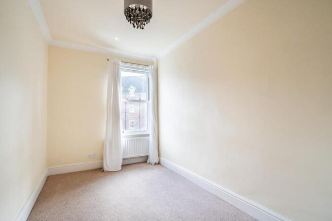 3 bed Terraced for sale Image 8