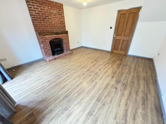 Lakeside Close, Willenhall photo 4