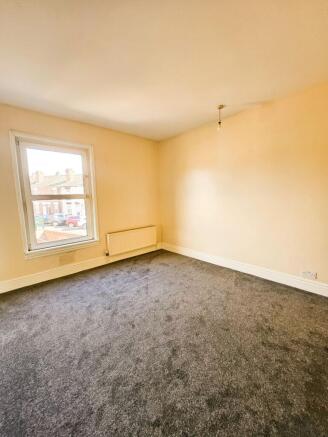 2 bed Terraced to rent Image 8