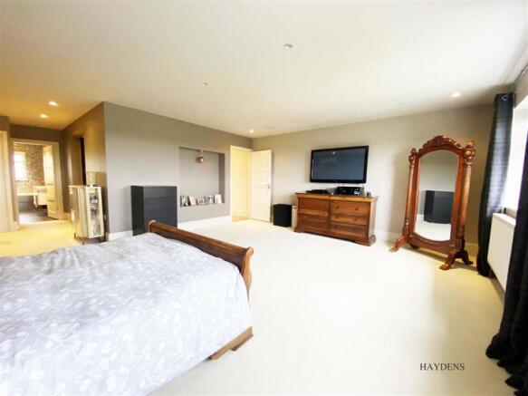 BEDROOM 1