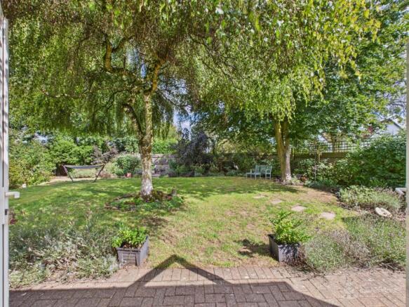 Garden- Mark Stephens EweMove Newmarket and Soham 