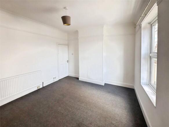 3 bed Terraced to rent Image 9