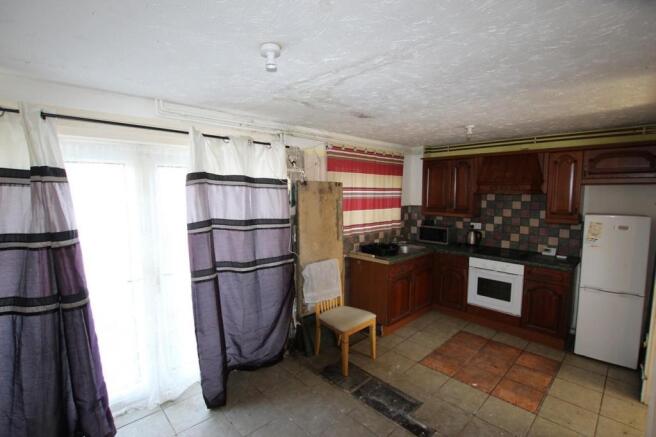 Johnpye property 28 Reigate Walk2.JPG