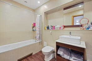 Flat 9, Astral House, The Runway, Ruislip HA4 6SE