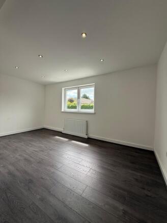 3 bed House to rent Image 5