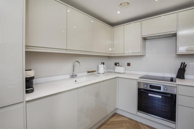 2 bed Duplex for sale Image 5